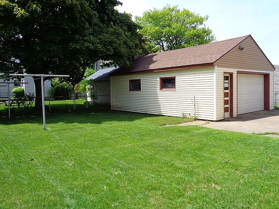 2nd image of 1311 Pine St