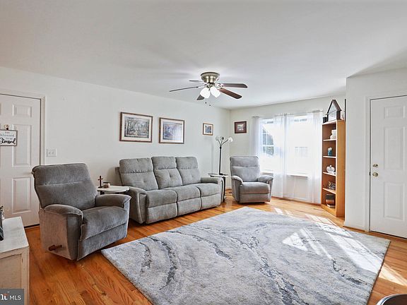 2nd image of 1116 Ashby St