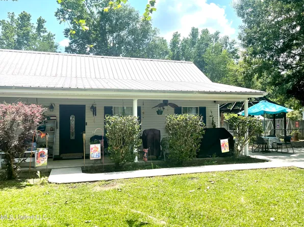 23 Sones Chapel Rd, Carriere, MS 39426
