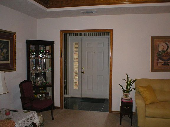 3rd image of 412 Loma Linda St