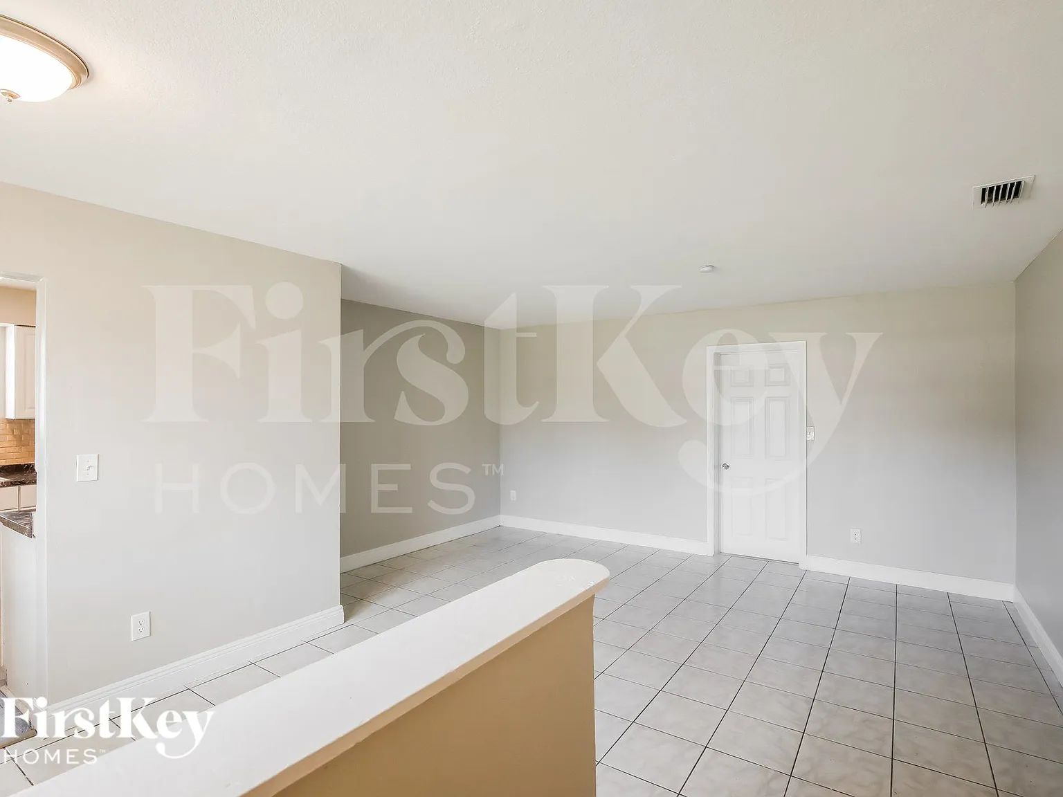 3 bed, 2.0 bath, 1487 sqft, $2,880 — Photo 2