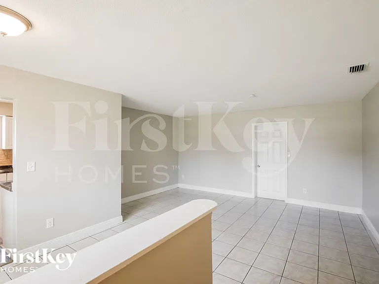 2261 NW 172nd Ter — Photo 2