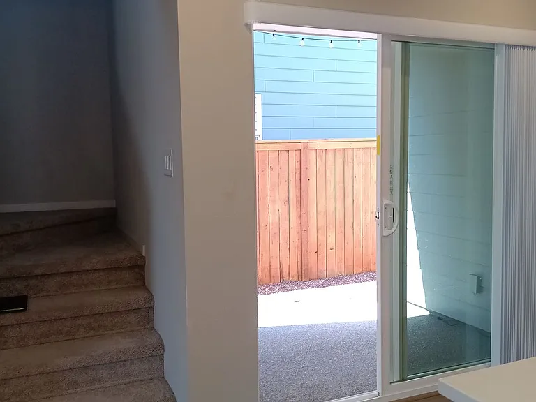 610 Pickering Ln — Photo 11