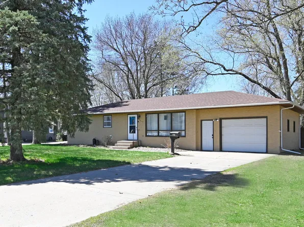 215 11th Ave N, Princeton, MN 55371