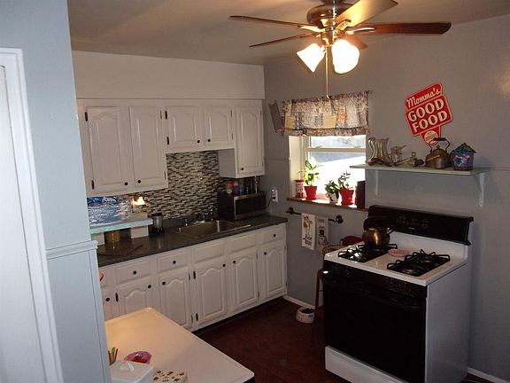 2nd image of 3911 Carrie Ave