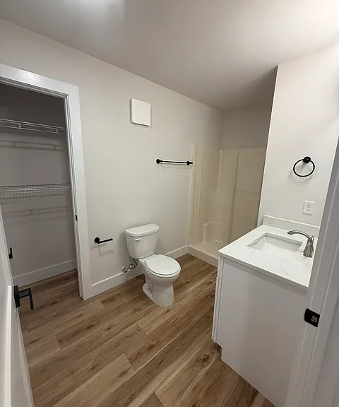 142 N Hines St — Photo 5