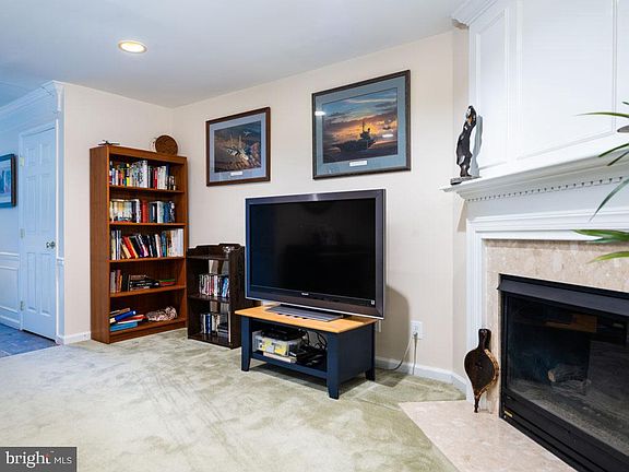 5th image of 6343 Burgundy Leaf Ln