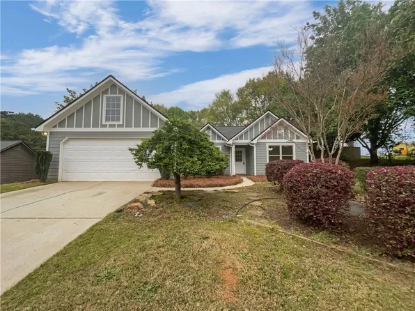 2021 Emerald Dr, Loganville, GA 30052