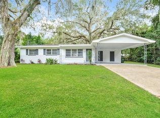 1320 Cambridge Dr, Leesburg, FL 34748