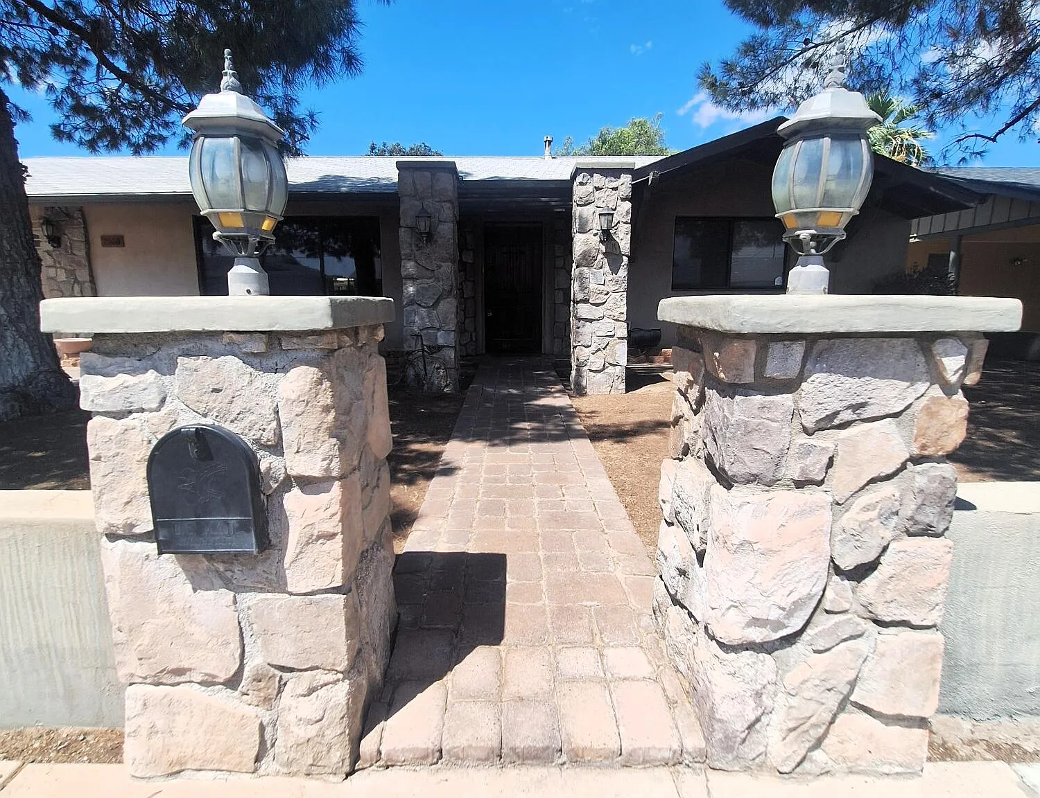 3 bed, 2.5 bath, 1704 sqft, $3,375 — Photo 3