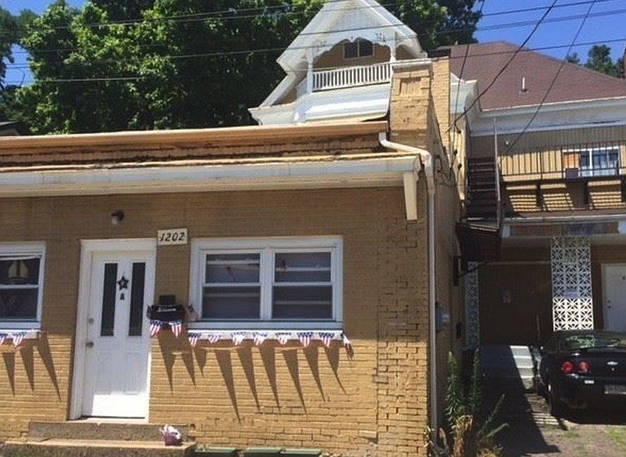 2nd image of 1202 Penn St