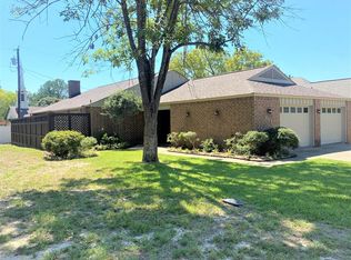 403 Fairway Dr, Athens, TX 75751