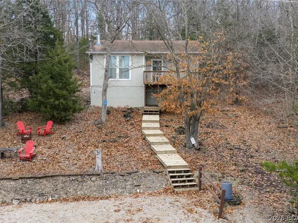 26303 Apache Ln, Rocky Mount, MO 65072