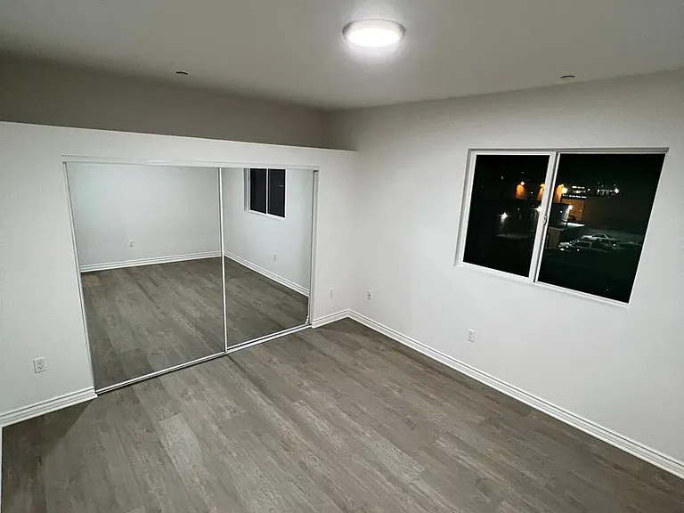 Yaya Laurel 1 Apartments — Photo 26