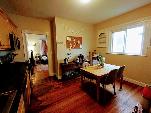 5th image of 24 Curtis Ave