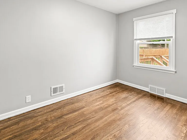 4841 Pierce St — Photo 14