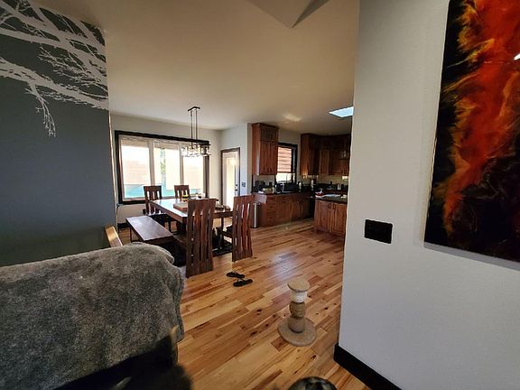 4th image of 7126 Skycrest Dr