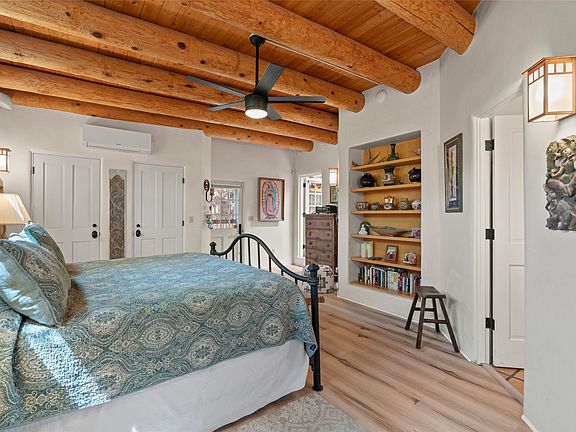 5th image of 556 1/2 Garcia St