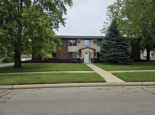 817 Cheshire Ct, Freeport, IL 61032