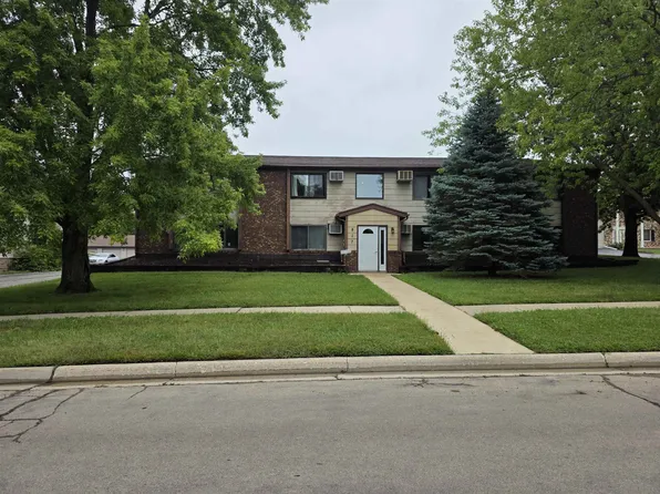 817 Cheshire Ct, Freeport, IL 61032