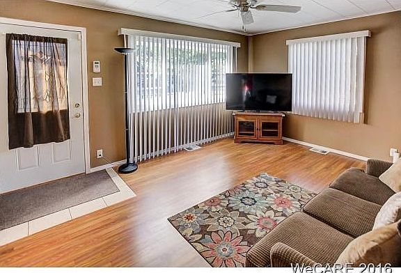 4th image of 2034 W Wayne St