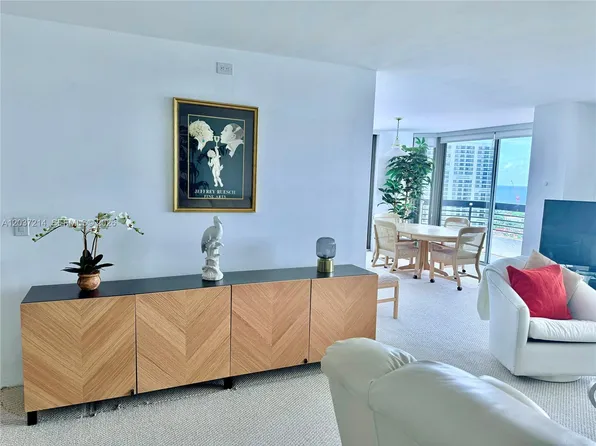 3500 Mystic Pointe Dr, Aventura, FL