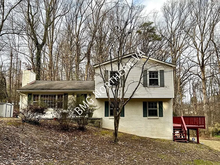 832 Leigh Mill Rd — Photo 1