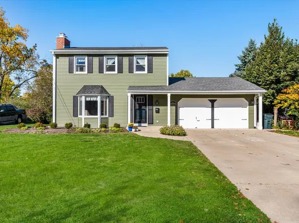 262 Linden St, Glen Ellyn, IL 60137