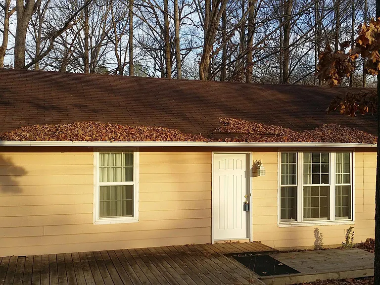 404 Hemlock Dr — Photo 4