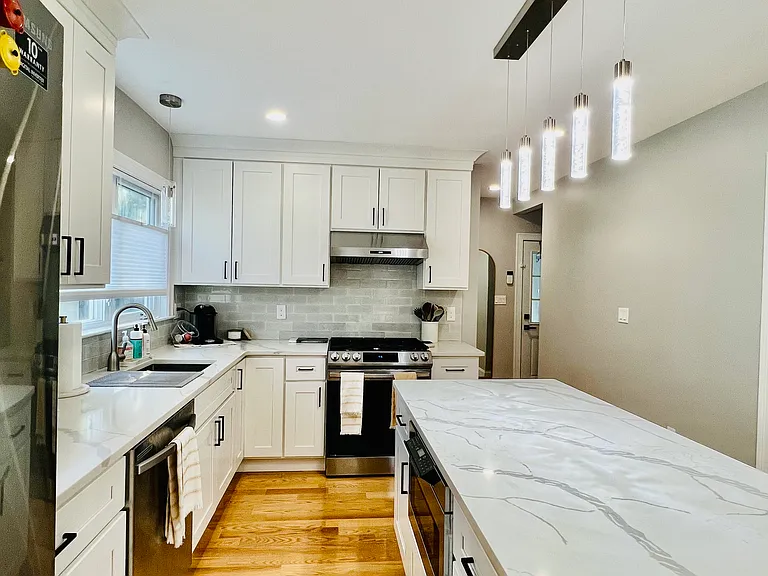 28 Metcalf St #1 — Photo 9