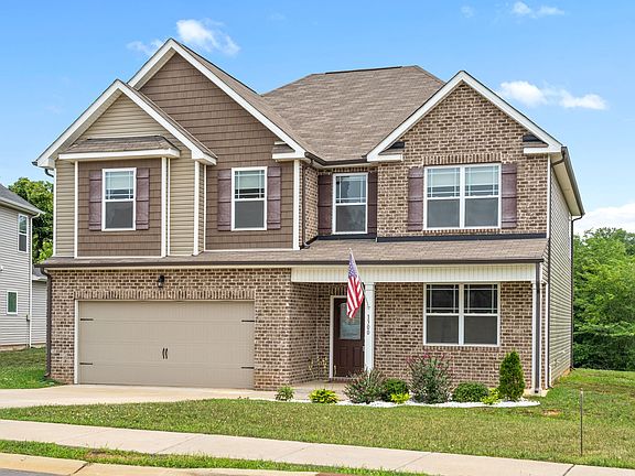 2nd image of 1300 Black Oak Cir
