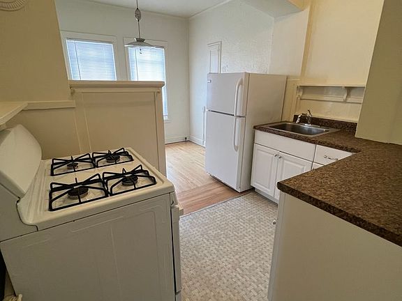 3rd image of 2120 Larkin St APT 203