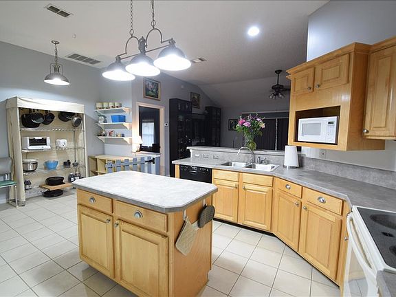 5th image of 4713 E Catbrier Ct