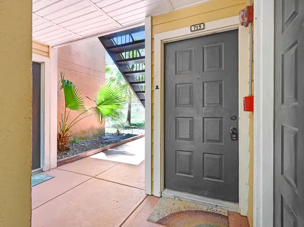 225 S Tropical Trl APT 715, Merritt Island, FL 32952