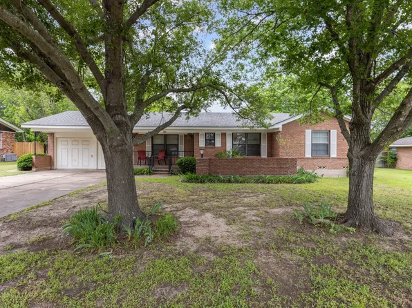 2502 Beverly Dr, Greenville, TX 75402