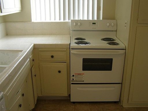 1st image of 633 E 97th St APT 6