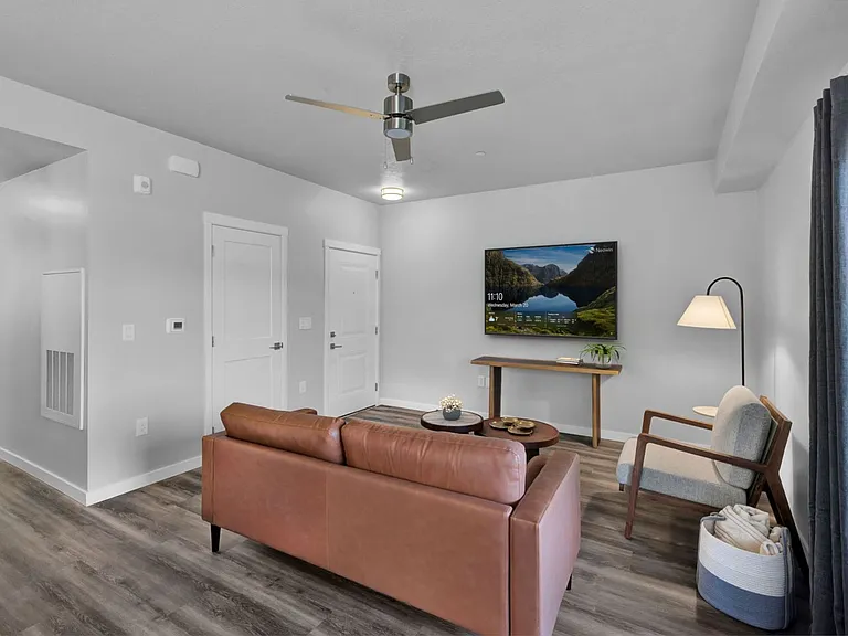 Springtree Apartments — Photo 44