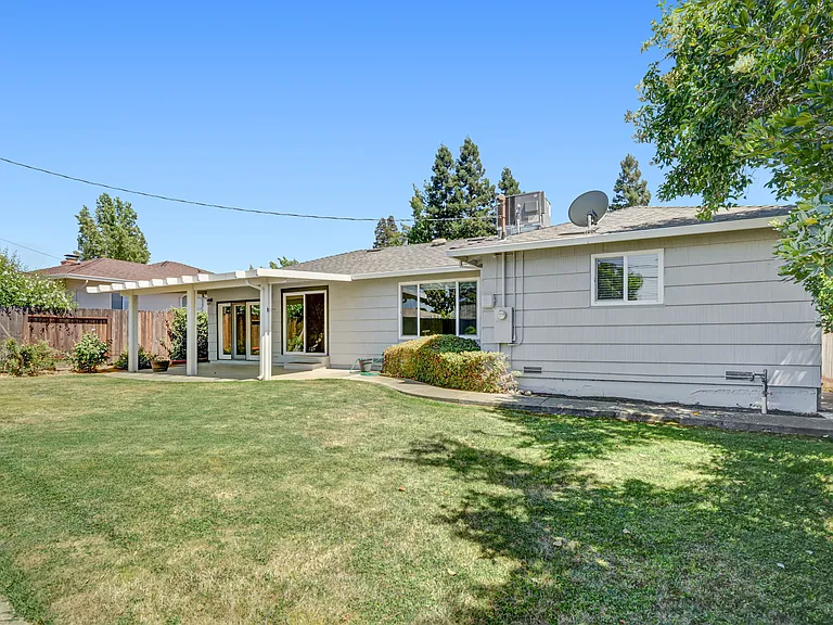 4521 Juno Way — Photo 29