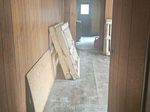 5th image of 1699 Westwood Ave