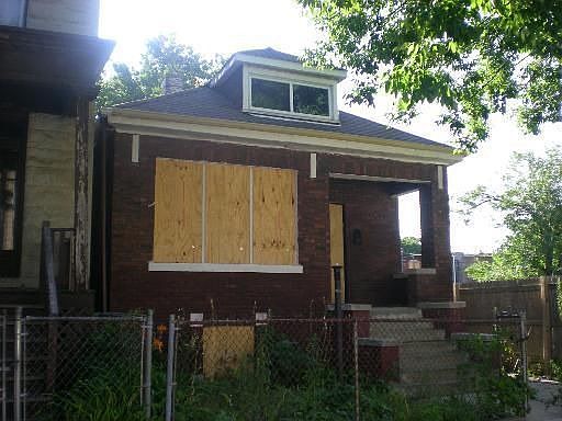 2nd image of 5521 S Aberdeen St