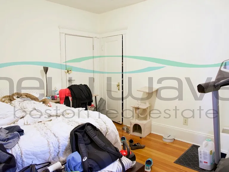 55 Queensberry St #18 — Photo 6