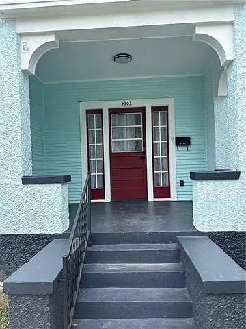 4702 Pontchartrain Blvd — Photo 2