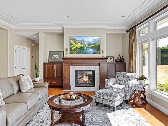 2nd image of 753 Rivers Edge Dr