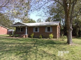 318 2nd St, Wallace, NC 28466