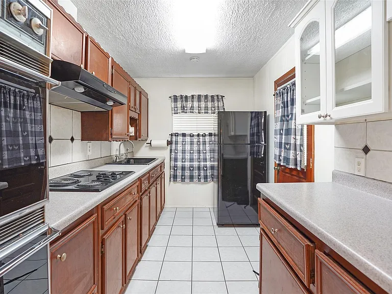 12432 Yancy Dr — Photo 4