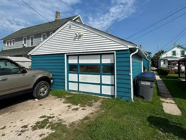1527 Indiana Ave — Photo 9
