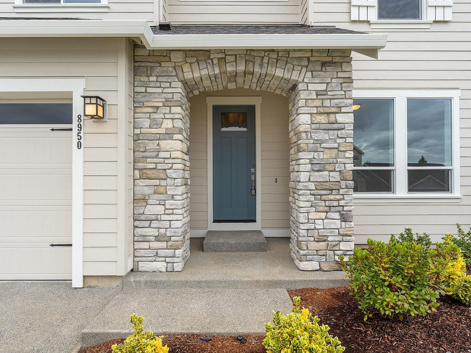 3 bed, 2.5 bath, 2260 sqft, $3,250 — Photo 2