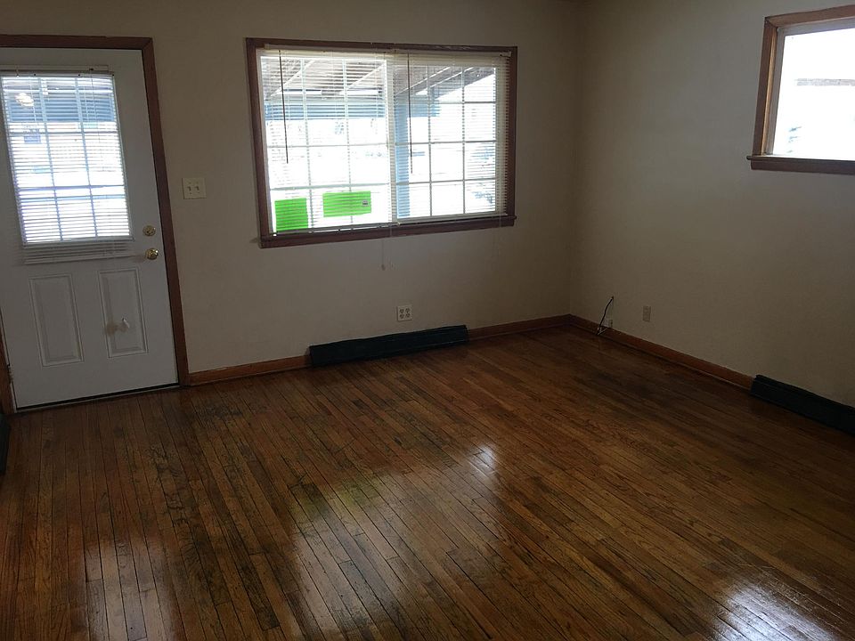 1st image of 824 Georgia Ave