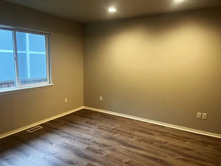 1008 Sunset Blvd NE #B — Photo 17