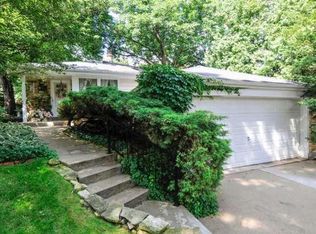 3451 N 107th St, Wauwatosa, WI 53222
